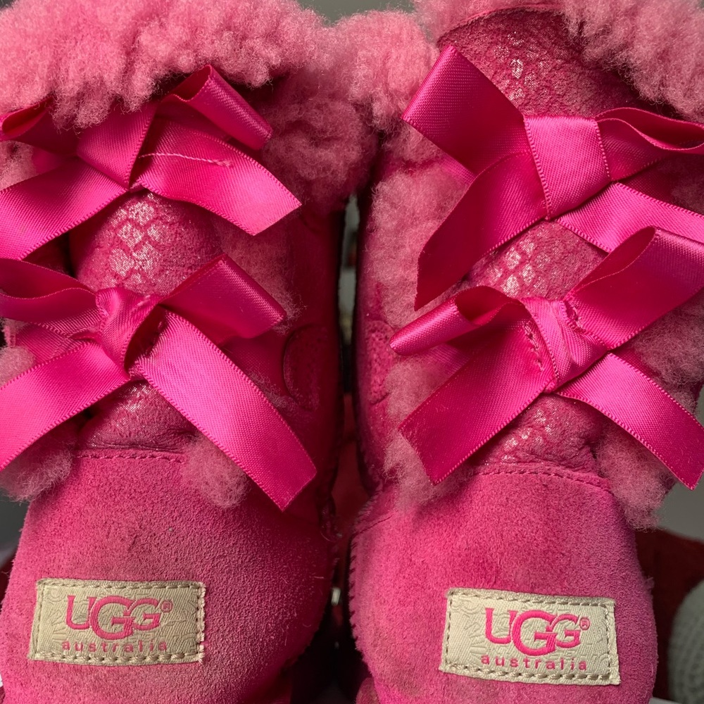 UGG sz 3  BAILEY BOW BOOTS